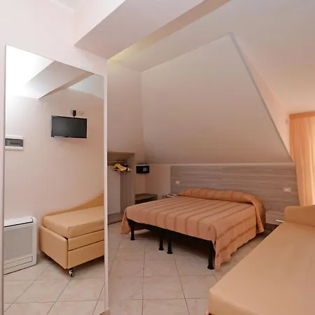 Concorde Nocleg ze śniadaniem 3*