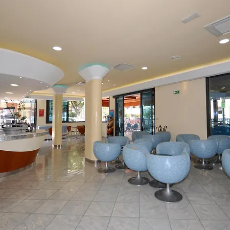 Отель Concorde Чезенатико